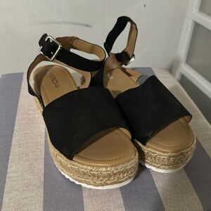 SODA women’s platforms